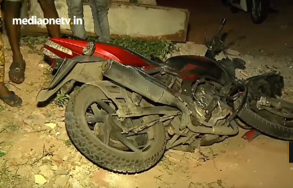 കോവളം ബൈപ്പാസില്‍ മത്സരയോട്ടം നടത്തിയ കാറിടിച്ച് ബൈക്ക് യാത്രികന്‍ മരിച്ചു