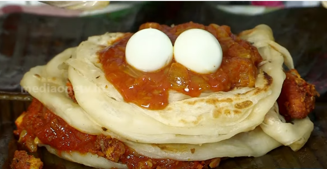 കിഴിക്കുള്ളില്‍ രുചിയുടെ പൂരം; ഒരു രക്ഷേമില്ല, ഇതൊരു ഒന്നൊന്നര പൊറോട്ടയാണ് മക്കളേ...