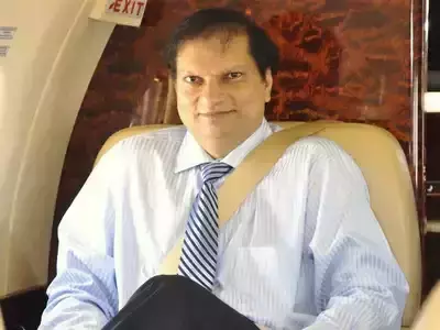 വായ്പാ തട്ടിപ്പുകേസില് സി.ബി.ഐ അന്വേഷണം നേരിടുന്ന വ്യവസായി നിതിന് സന്ദേശര രാജ്യം വിട്ടു വായ്പാ തട്ടിപ്പുകേസില് സി.ബി.ഐ അന്വേഷണം നേരിടുന്ന വ്യവസായി നിതിന് സന്ദേശര രാജ്യം വിട്ടു