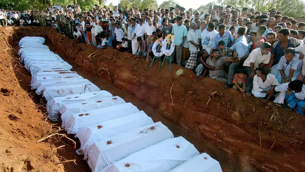 ശ്രീലങ്കന് യുദ്ധത്തില് അനുകൂല നിലപാടെടുത്തു; ഡി.എം.കെയെ പ്രതിരോധത്തിലാക്കി എ.ഡി.എം.കെ ശ്രീലങ്കന് യുദ്ധത്തില് അനുകൂല നിലപാടെടുത്തു; ഡി.എം.കെയെ പ്രതിരോധത്തിലാക്കി എ.ഡി.എം.കെ