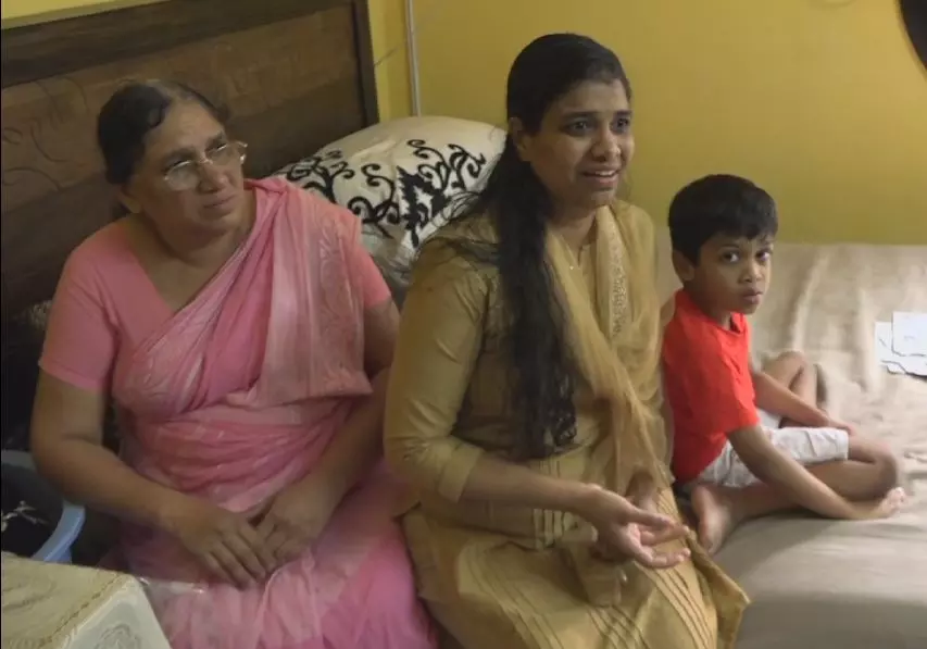 സഹോദരിയും സഹോദരി ഭർത്താവും ചതിച്ചു: ഷാര്ജയില് മലയാളി യുവതി കടക്കെണിയിൽ സഹോദരിയും സഹോദരി ഭർത്താവും ചതിച്ചു: ഷാര്ജയില് മലയാളി യുവതി കടക്കെണിയിൽ