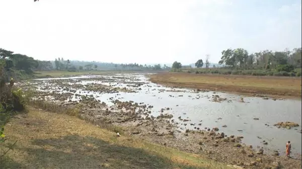 പ്രളയശേഷം പമ്പ വറ്റുന്നു; സമീപത്തെ കിണറുകളും...