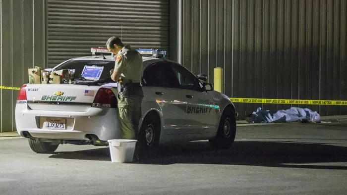 കാലിഫോര്ണിയയില് അജ്ഞാതന്റെ ആക്രമണം; 5 പേര് കൊല്ലപ്പെട്ടു കാലിഫോര്ണിയയില് അജ്ഞാതന്റെ ആക്രമണം; 5 പേര് കൊല്ലപ്പെട്ടു