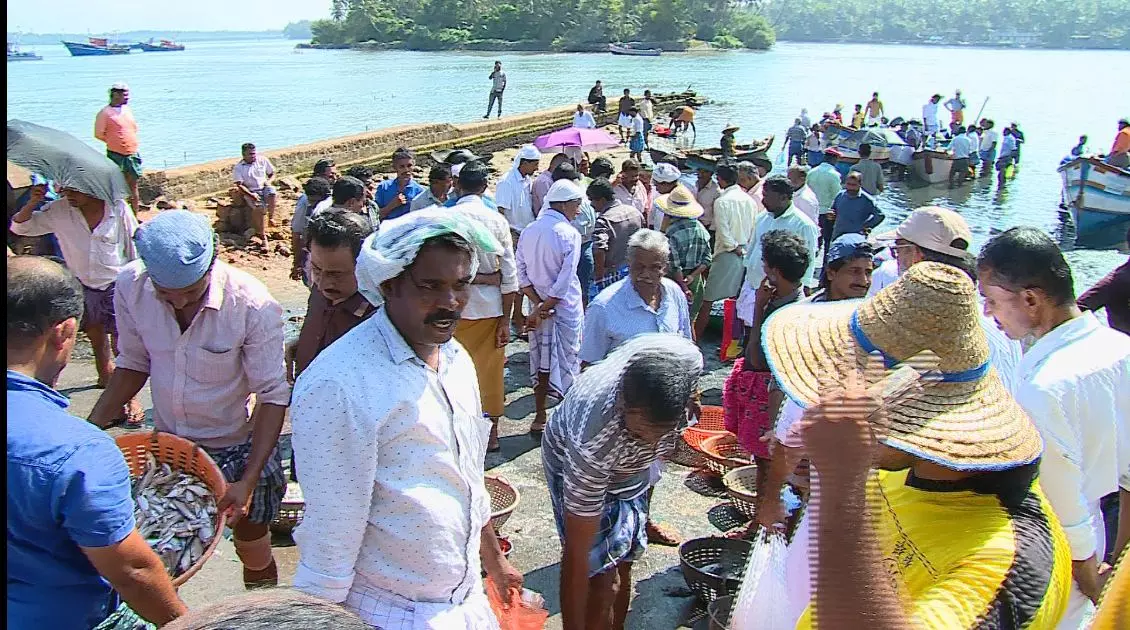 ചാലിയത്ത് മത്സ്യബന്ധനത്തിന് ഇതരസംസ്ഥാനക്കാരും;  പ്രതിഷേധവുമായി മത്സ്യത്തൊഴിലാളികള്‍
