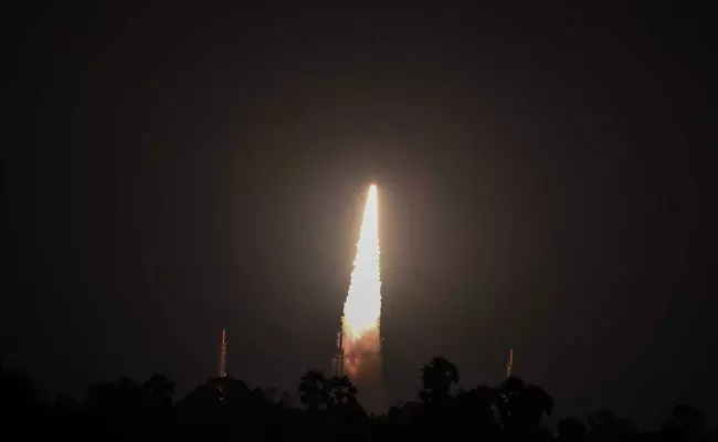 ബ്രിട്ടന്റെ രണ്ട് ഉപഗ്രഹങ്ങൾ ഐ.എസ്.ആര്‍.ഒ ബഹിരാകാശത്തെത്തിച്ചു