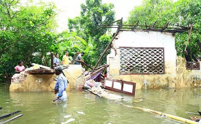 പ്രളയത്തില്‍ ആലപ്പുഴയിൽ 4500ലധികം വീടുകൾ തകർന്നതായി സർക്കാർ