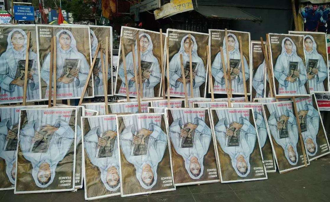 ബിഷപ്പിന്റെ അറസ്റ്റ് ആവശ്യപ്പെട്ടുള്ള കന്യാസ്ത്രീകളുടെ സമരം രണ്ടാഴ്ച പിന്നിട്ടു ബിഷപ്പിന്റെ അറസ്റ്റ് ആവശ്യപ്പെട്ടുള്ള കന്യാസ്ത്രീകളുടെ സമരം രണ്ടാഴ്ച പിന്നിട്ടു