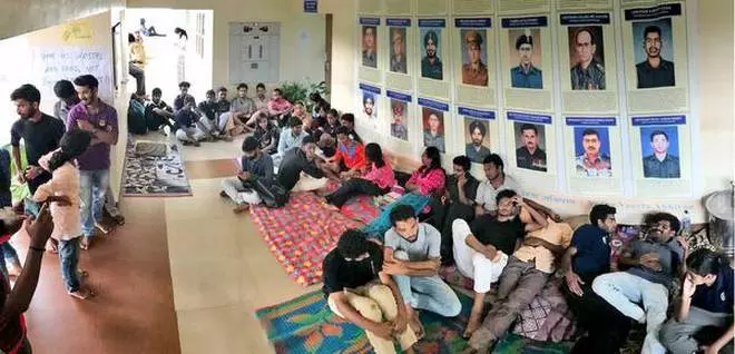 കേരള കേന്ദ്ര സര്വ്വകലാശാലയിലെ വിദ്യാര്ഥി സമരം ഒത്തുതീര്ന്നു കേരള കേന്ദ്ര സര്വ്വകലാശാലയിലെ വിദ്യാര്ഥി സമരം ഒത്തുതീര്ന്നു