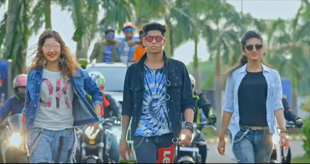 “ആ അപൂർവ്വ റെക്കോർഡ് ഇനി ഞങ്ങൾക്ക് സ്വന്തം, മനസ്സറിഞ്ഞ് പ്രോത്സാഹിപ്പിച്ചതിന് നന്ദി”: ഒമര് ലുലു “ആ അപൂർവ്വ റെക്കോർഡ് ഇനി ഞങ്ങൾക്ക് സ്വന്തം, മനസ്സറിഞ്ഞ് പ്രോത്സാഹിപ്പിച്ചതിന് നന്ദി”: ഒമര് ലുലു