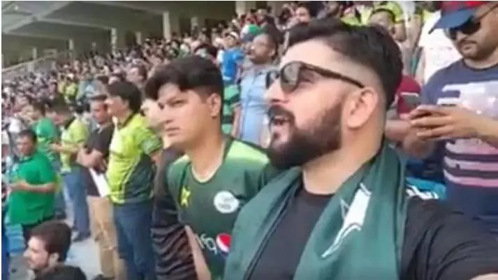 എന്തിനാണ് താന്‍ ഇന്ത്യന്‍ ദേശീയ ഗാനം പാടിയതെന്ന് വെളിപ്പെടുത്തി പാക് ആരാധകന്‍