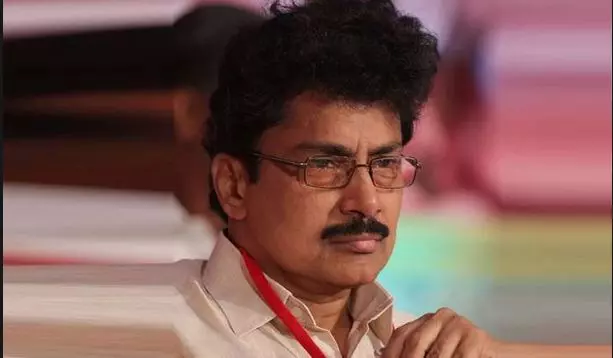 വനിതാ നേതാവിന്റെ പരാതി: പി.കെ ശശിയുടെ മൊഴി പാര്ട്ടി കമ്മീഷന് രേഖപ്പെടുത്തി വനിതാ നേതാവിന്റെ പരാതി: പി.കെ ശശിയുടെ മൊഴി പാര്ട്ടി കമ്മീഷന് രേഖപ്പെടുത്തി