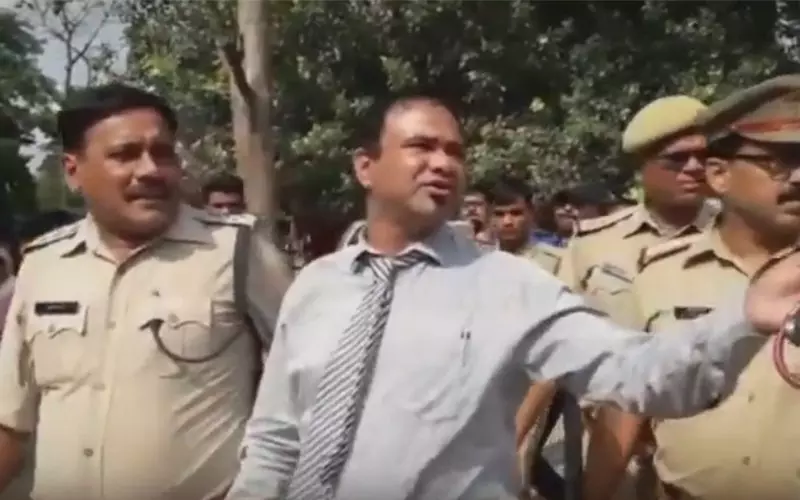 ഡോ. കഫീൽ ഖാൻ വീണ്ടും അറസ്റ്റിൽ; കസ്റ്റഡിയിലെടുത്തത് യു.പി ആശുപത്രിയിൽ കുഞ്ഞുങ്ങളെ പരിശോധിച്ചതിന് 