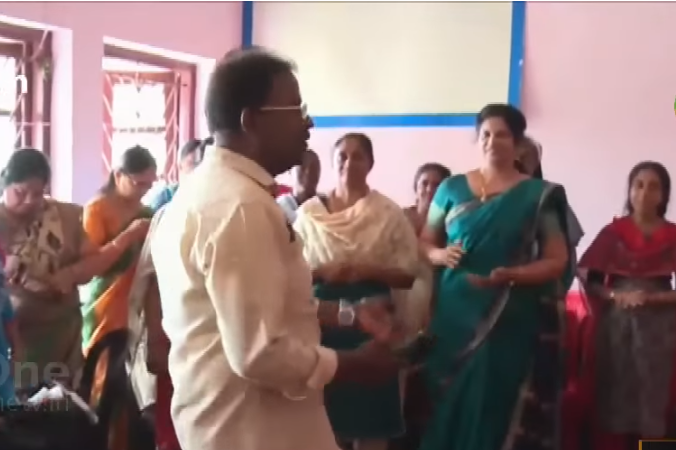 ചിരി മറന്ന കുഞ്ഞു മുഖങ്ങളില്‍ ആത്മവിശ്വാസത്തിന്റെ പുഞ്ചിരി വിരിയിക്കാനാണ് ഈ അധ്യാപകരുടെ ശ്രമം
