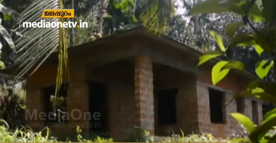 നിര്‍മ്മാണം തുടങ്ങിയിട്ട് 18 വര്‍ഷം; മലപ്പുറത്തെ സര്‍ക്കാര്‍ ആയുര്‍വേദ ആശുപത്രിയുടെ കെട്ടിടം ഇനിയും പൂര്‍ത്തിയായില്ല