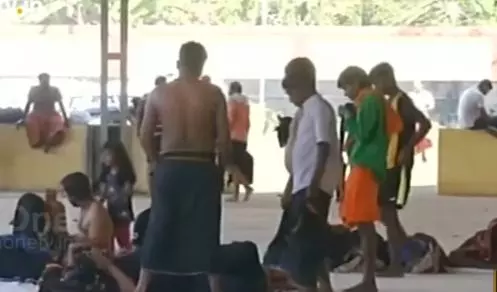 ഹാളുകളുടെ നിർമ്മാണം പാതിവഴിയിൽ: വിരിവെക്കാനോ വിശ്രമിക്കാനോ സൗകര്യമില്ലാതെ തീർത്ഥാടകർ