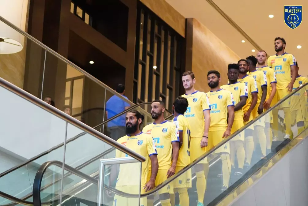 ഐ.എസ്.എല് പൂരത്തിന് ഇന്ന് കൊടിയേറ്റം; കൊമ്പന്മാര് കൊല്ക്കത്തക്കെതിരെ ഇറങ്ങും ഐ.എസ്.എല് പൂരത്തിന് ഇന്ന് കൊടിയേറ്റം; കൊമ്പന്മാര് കൊല്ക്കത്തക്കെതിരെ ഇറങ്ങും