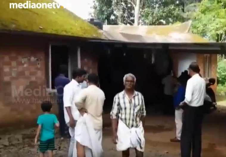 പ്രളയദുരിതാശ്വാസം സി.പി.എം നേതാവ് അനര്‍ഹര്‍ക്ക് വിതരണം ചെയ്തതായി പരാതി