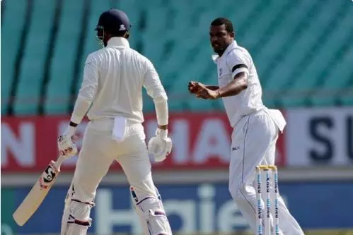 ഉറപ്പിച്ച് വിളിക്കൂ... ആദ്യ ഓവറില്‍ തന്നെ റിവ്യു കളഞ്ഞ രാഹുലിന് രക്ഷയില്ല 