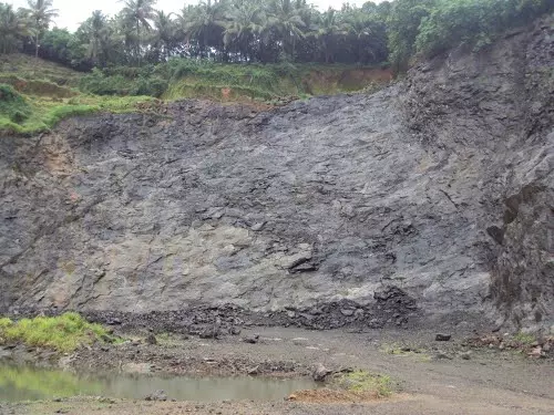 മലപ്പുറം ഓടക്കയത്തെ ക്വാറികള്ക്കെതിരെ നാട്ടുകാരുടെ പ്രതിഷേധം, ആത്മഹത്യാഭീഷണി മലപ്പുറം ഓടക്കയത്തെ ക്വാറികള്ക്കെതിരെ നാട്ടുകാരുടെ പ്രതിഷേധം, ആത്മഹത്യാഭീഷണി