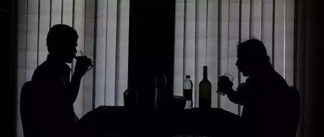 ഡിസ്റ്റിലറിക്ക് അനുമതി നല്കിയത് മന്ത്രിസഭയുടെ അംഗീകാരം വേണമെന്ന ശിപാര്ശ അട്ടിമറിച്ച് ഡിസ്റ്റിലറിക്ക് അനുമതി നല്കിയത് മന്ത്രിസഭയുടെ അംഗീകാരം വേണമെന്ന ശിപാര്ശ അട്ടിമറിച്ച്