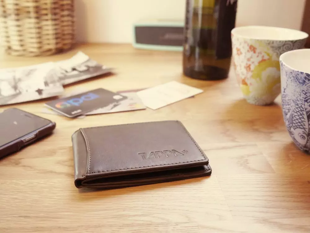 കുവൈത്ത് പ്രതിനിധിയുടെ പേഴ്സ് മോഷ്ടിക്കുന്ന പാക്കിസ്ഥാനി ഉദ്യോഗസ്ഥന്റെ ദൃശ്യങ്ങള്‍ പുറത്ത്