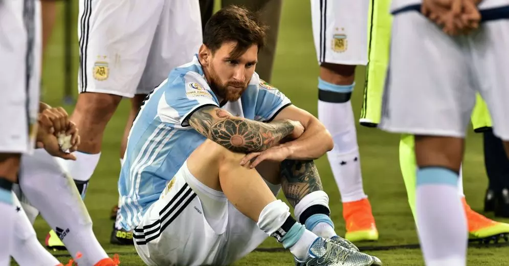 എല്ലാത്തിനും കുറ്റം മെസിക്ക്; അര്ജന്റീന ടീമിലേക്ക് തിരിച്ചുവരേണ്ടെന്ന് മറഡോണ എല്ലാത്തിനും കുറ്റം മെസിക്ക്; അര്ജന്റീന ടീമിലേക്ക് തിരിച്ചുവരേണ്ടെന്ന് മറഡോണ