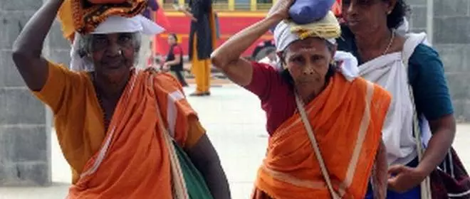 സന്നിധാനത്ത് സ്ത്രീകള്‍ക്ക് പ്രത്യേക ക്യൂ ഒരുക്കില്ല; ശുചിമുറികള്‍ക്ക് വേറെ നിറം നല്‍കും