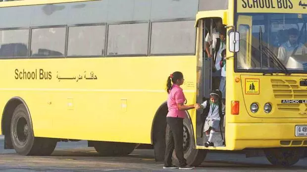 വിദ്യാര്‍ഥികളെ വാഹനത്തില്‍ നിന്നും ഇറക്കുന്നതിനിടെ സ്കൂള്‍ ബസ് മറികടന്നാല്‍ 6,000 റിയാല്‍ വരെ പിഴ; നിയമങ്ങള്‍ കര്‍ശനമാക്കി സൗദി ഭരണകൂടം