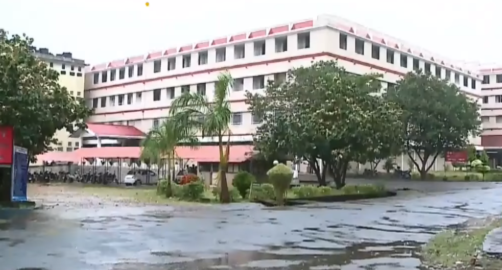 പ്രവേശനത്തിന്  തലവരിപ്പണം വാങ്ങിയെന്ന് ആരോപണം; കണ്ണൂര്‍ മെഡിക്കല്‍ കോളേജിനെതിരെ അന്വേഷണത്തിന് ഉത്തരവിട്ട് സുപ്രീകോടതി