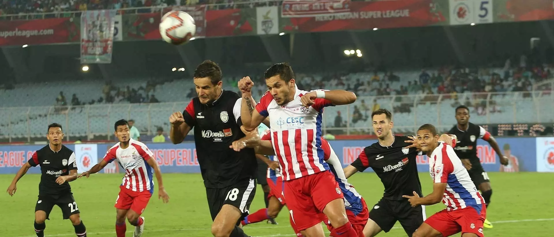 കൊല്ക്കൊത്തയെ തളര്ത്തി നോര്ത്ത് ഈസ്റ്റ് കൊടുങ്കാറ്റ് കൊല്ക്കൊത്തയെ തളര്ത്തി നോര്ത്ത് ഈസ്റ്റ് കൊടുങ്കാറ്റ്