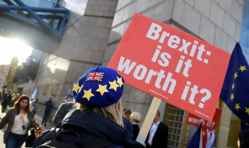 ബ്രെക്സിറ്റില്‍ നിന്നും  പിന്‍മാറണം; ബ്രിട്ടനില്‍ പ്രതിഷേധം ശക്തം