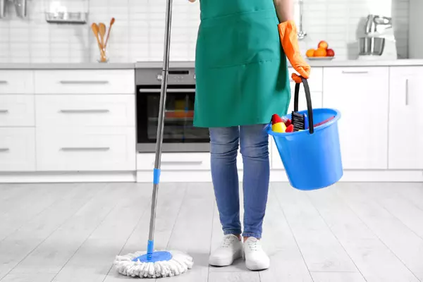 നാല് വര്ഷം കഴിഞ്ഞ് വിരമിക്കുന്ന വീട്ടു വേലക്കാര്ക്ക് ഒരു മാസത്തെ ശമ്പളം ആനുകൂല്യമായി നല്കണമെന്ന് തൊഴില് മന്ത്രാലയം നാല് വര്ഷം കഴിഞ്ഞ് വിരമിക്കുന്ന വീട്ടു വേലക്കാര്ക്ക് ഒരു മാസത്തെ ശമ്പളം ആനുകൂല്യമായി നല്കണമെന്ന് തൊഴില് മന്ത്രാലയം