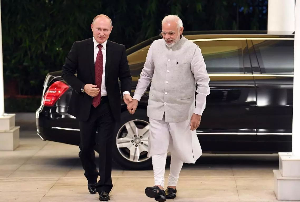 39,000 കോടിയുടെ മിസൈല് കരാറില് ഇന്ത്യയും റഷ്യയും ഒപ്പുവെച്ചു 39,000 കോടിയുടെ മിസൈല് കരാറില് ഇന്ത്യയും റഷ്യയും ഒപ്പുവെച്ചു