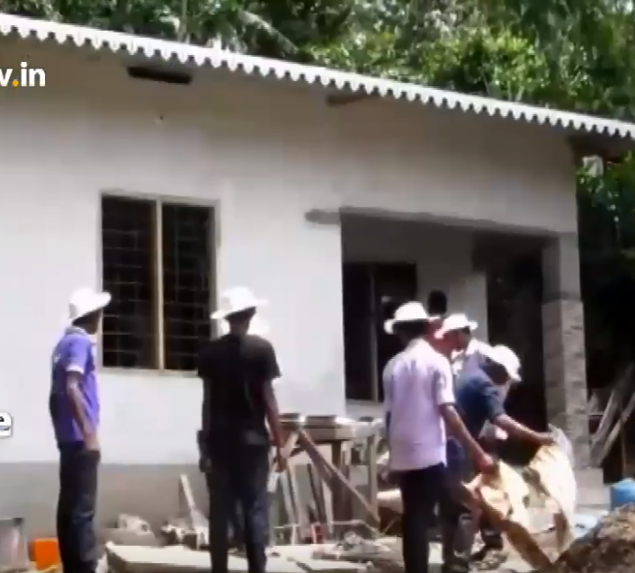 നിര്‍ധനരായ പൂര്‍വ്വ വിദ്യാര്‍ഥികള്‍ക്ക് വീട് നിര്‍മ്മിച്ചു നല്‍കി സ്കൂള്‍ കുട്ടികളുടെ സ്നേഹോപഹാരം