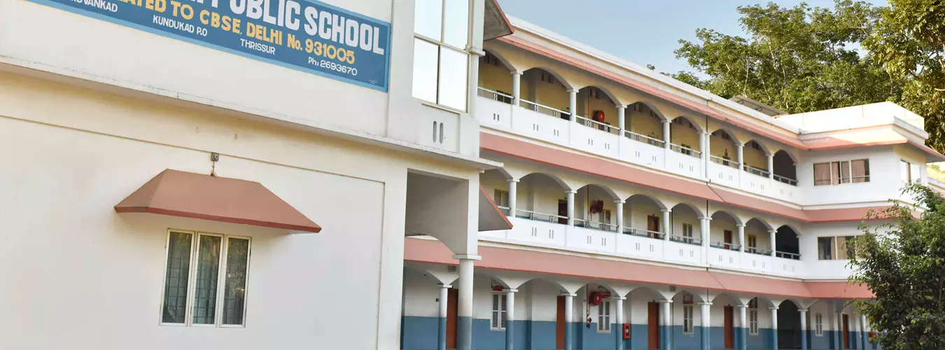 തൃശൂര്‍ വിമലഗിരി പബ്ലിക് സ്കൂളില്‍ നിന്നും പുറത്താക്കപ്പെട്ട അധ്യാപികമാര്‍ നിരാഹാര സമരം തുടരുന്നു