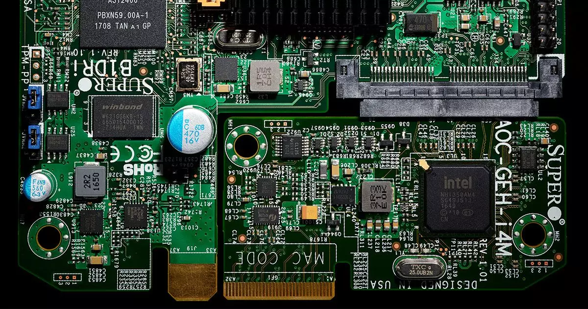 അമേരിക്കന് കമ്പനികള്ക്കെതിരെ ഹാര്ഡ്വെയര് ഹാക്കിങുമായി ചൈന അമേരിക്കന് കമ്പനികള്ക്കെതിരെ ഹാര്ഡ്വെയര് ഹാക്കിങുമായി ചൈന