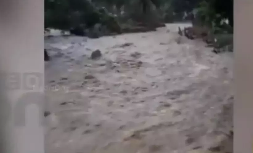 കോഴിക്കോട് കണ്ണപ്പന്‍കുണ്ടില്‍ മലവെള്ളപ്പാച്ചില്‍