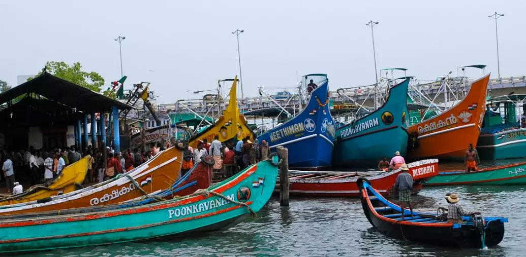 കൊച്ചിയില് നിന്നും പോയ 500 ബോട്ടുകളില് 50 എണ്ണം മംഗലാപുരത്തെത്തി കൊച്ചിയില് നിന്നും പോയ 500 ബോട്ടുകളില് 50 എണ്ണം മംഗലാപുരത്തെത്തി
