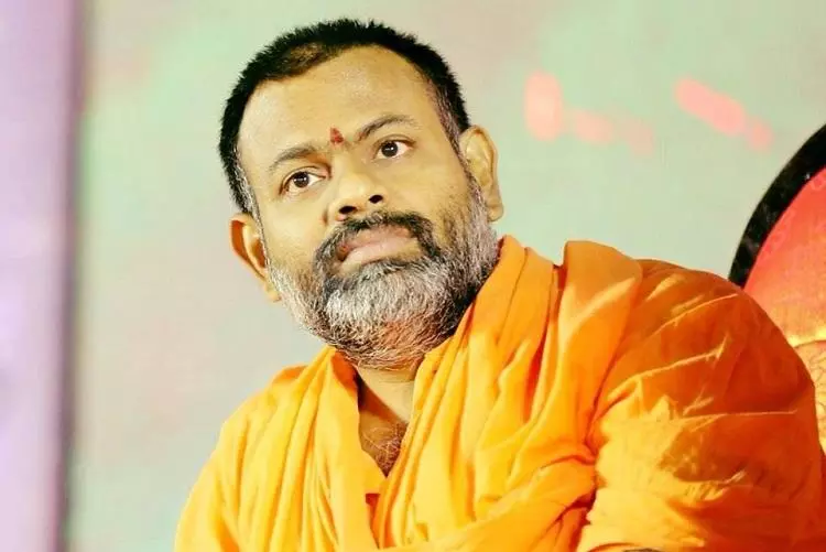 യു.പിയില്‍ യോഗിയെ ഇറക്കിയത് പോലെ തെലങ്കാന പിടിക്കാന്‍ സ്വാമി പൂര്‍ണ്ണാനന്ദയെ ഇറക്കി ബി.ജെ.പി