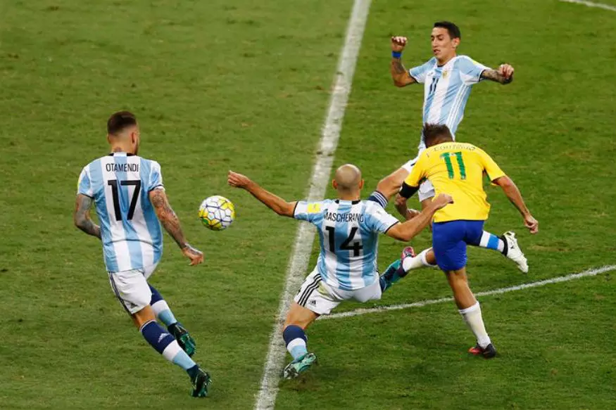 ബ്രസീൽ - അർജന്റീന മത്സരം കാണാന് ആയിരക്കണക്കിന് മലയാളി ആരാധകര് ബ്രസീൽ - അർജന്റീന മത്സരം കാണാന് ആയിരക്കണക്കിന് മലയാളി ആരാധകര്