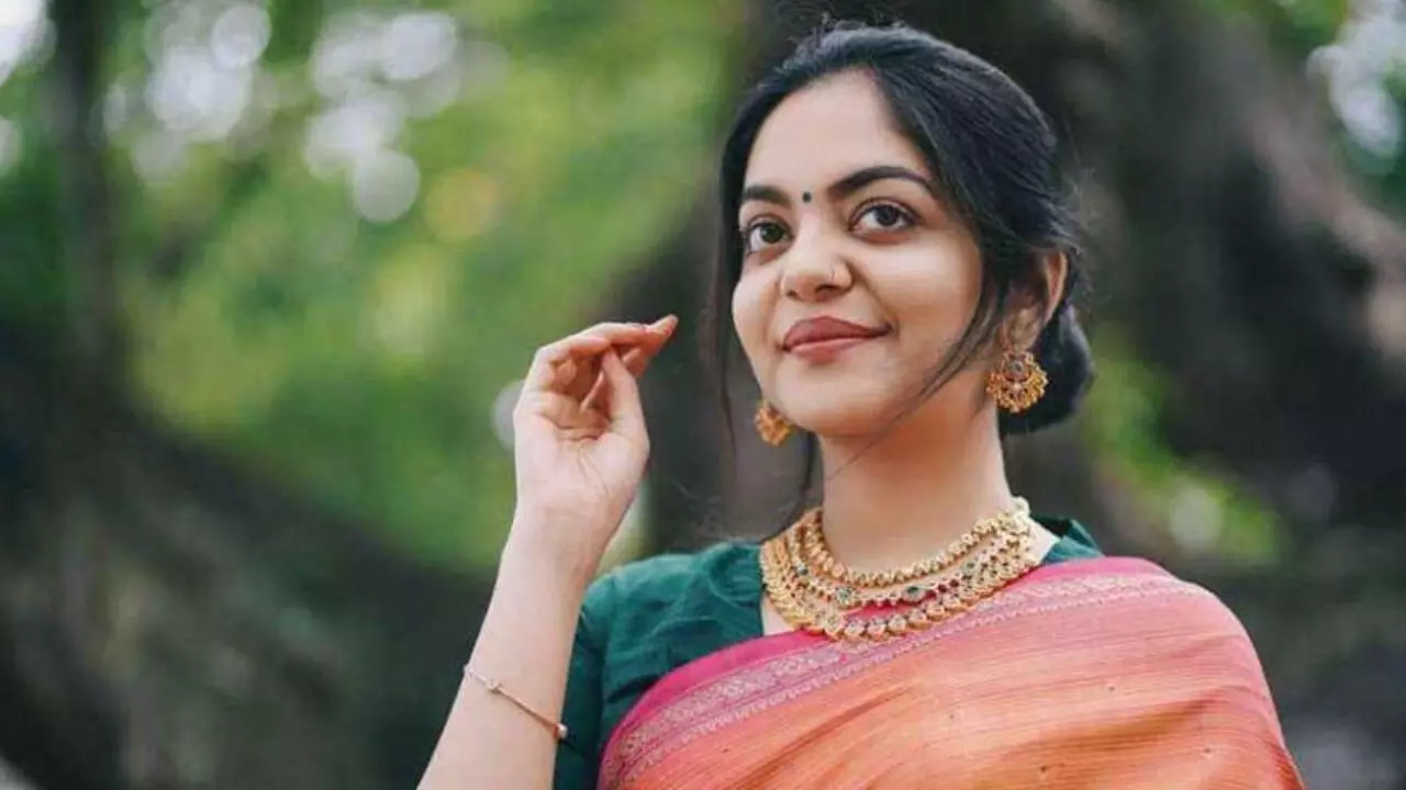 എനിക്കുമുണ്ട് അഭിപ്രായസ്വാതന്ത്ര്യം, മറ്റൊരാളെ നമ്മളെ പോലെ കാണുന്ന ഹ്യുമാനിറ്റിയാണ് എന്റെ രാഷ്ട്രീയം: അഹാന