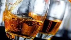 വയനാട്ടില് മദ്യം കഴിച്ച് 3 പേര് മരിച്ചത് ആളുമാറിയുള്ള കൊലപാതകം വയനാട്ടില് മദ്യം കഴിച്ച് 3 പേര് മരിച്ചത് ആളുമാറിയുള്ള കൊലപാതകം