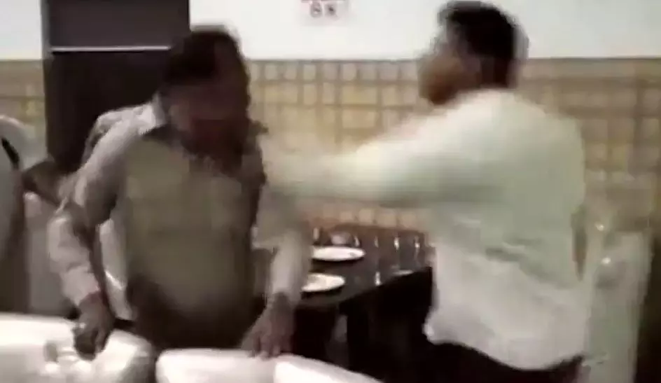 എസ്.ഐയെ ബി.ജെ.പി കൗണ്‍സിലര്‍ ക്രൂരമായി തല്ലിച്ചതക്കുന്നതിന്‍റെ ദൃശ്യങ്ങള്‍ പുറത്ത്