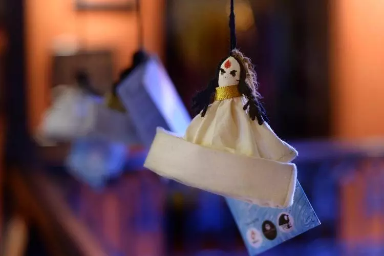 ഈ പാവകള്ക്കും പറയാനുണ്ട്..അതിജീവനത്തിന്റെ കഥകള് ഈ പാവകള്ക്കും പറയാനുണ്ട്..അതിജീവനത്തിന്റെ കഥകള്