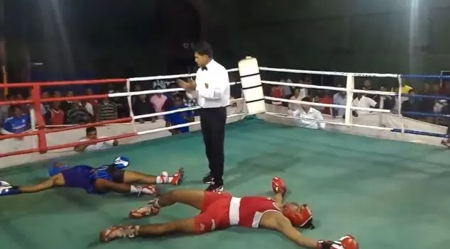 ബോക്സിംങിലെ അത്യപൂര്വ്വ ‘ഡബിള് നോക്കൗട്ട്’ ബോക്സിംങിലെ അത്യപൂര്വ്വ ‘ഡബിള് നോക്കൗട്ട്’