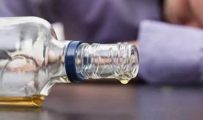 ആധാറുണ്ടോ? മദ്യം വീട്ടിലെത്തും ആധാറുണ്ടോ? മദ്യം വീട്ടിലെത്തും