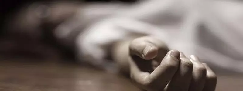 സൗദിയില് മലയാളി നേഴ്സ് ആത്മഹത്യ ചെയ്തു സൗദിയില് മലയാളി നേഴ്സ് ആത്മഹത്യ ചെയ്തു