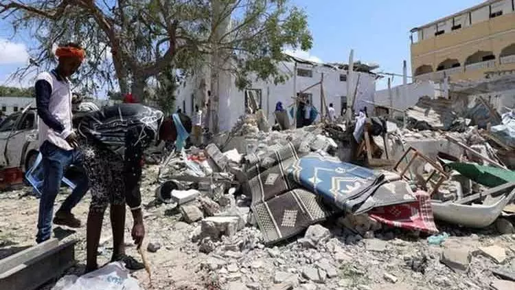 സൊമാലിയയില് ഇരട്ട ചാവേറാക്രമണം 16 മരണം സൊമാലിയയില് ഇരട്ട ചാവേറാക്രമണം 16 മരണം