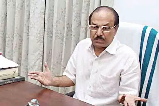 സമസ്ത ശരീഅത്ത് സമ്മേളനത്തില് ലീഗിനും കുഞ്ഞാലിക്കുട്ടിക്കും വിമര്ശനം സമസ്ത ശരീഅത്ത് സമ്മേളനത്തില് ലീഗിനും കുഞ്ഞാലിക്കുട്ടിക്കും വിമര്ശനം