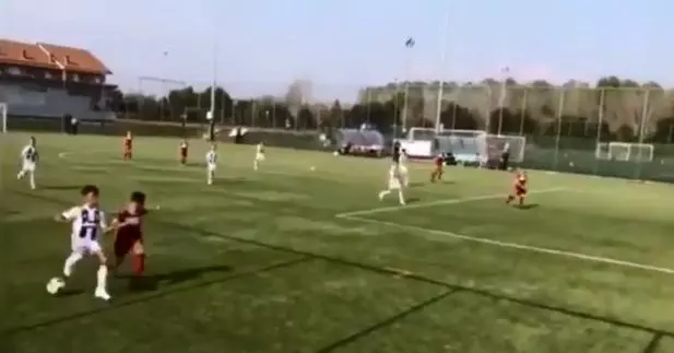 മകന്റെ സോളോ ഗോള് പങ്കുവെച്ച് ക്രിസ്റ്റ്യാനോ റൊണാള്ഡോ മകന്റെ സോളോ ഗോള് പങ്കുവെച്ച് ക്രിസ്റ്റ്യാനോ റൊണാള്ഡോ